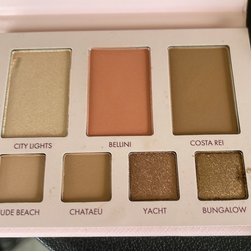 Wander Beauty Getaway face pallet New in box. Blush, eye shadows, highlighter - Picture 2 of 2